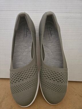 Clarks Adella Moon Womens Slip On Loafer Grey US Size 10. (Bin16)